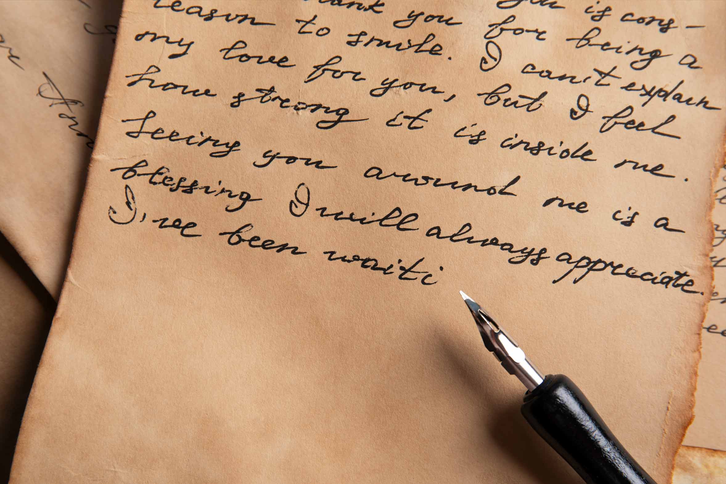 ARTIKEL & ESSAYS
